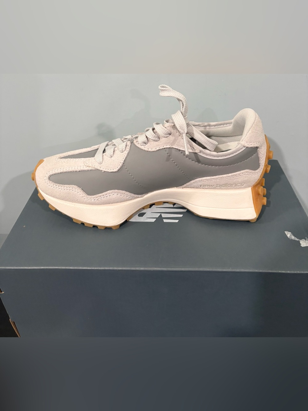 New Balance 327 Fashion Sneakers | color: grey | size: 6.5